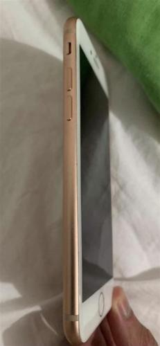iPhone 8-