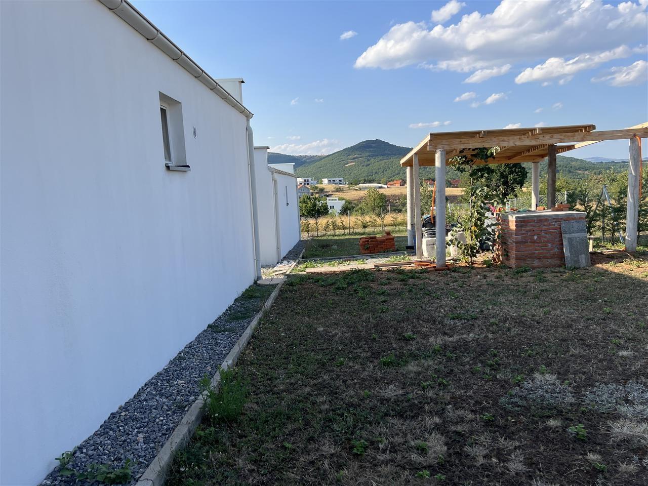 Shiten-2-villa-te-gatshme-per-banim-afer-Valit-Ranch