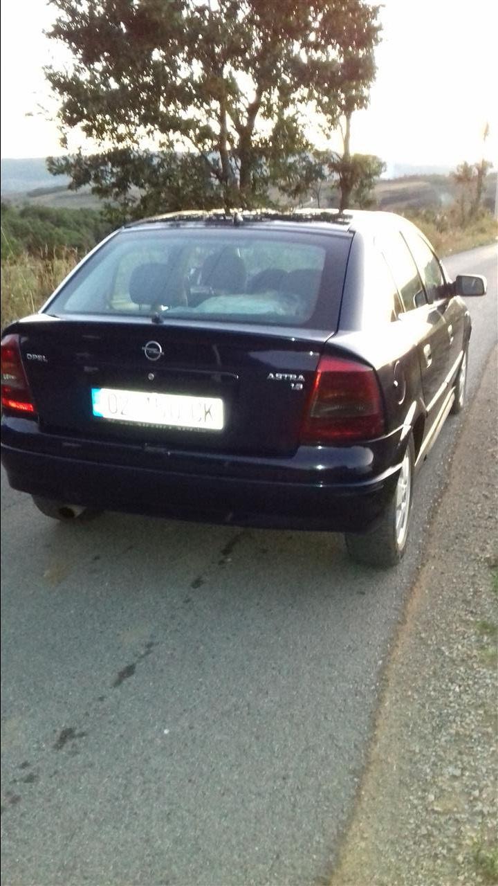 Opel-Astra-benzin-