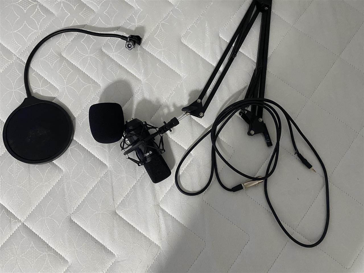 PC-me-microfon-studios