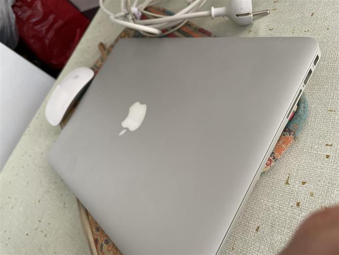Macbook