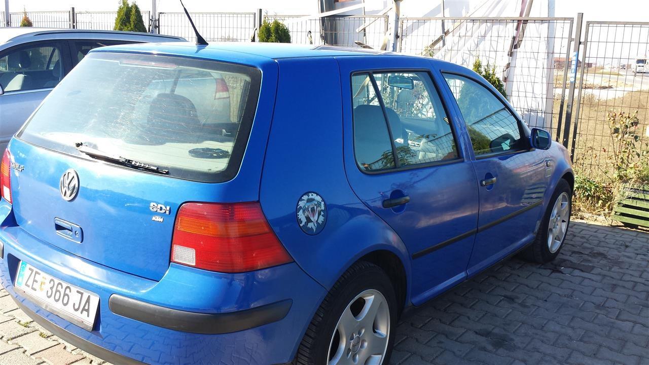 VW-Golf-4--99-