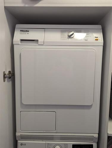 THARSE E TESHAVE MIELE