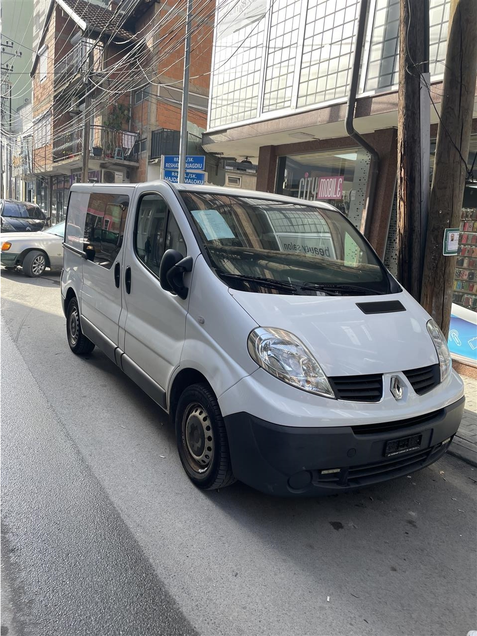 Renault-Trafic-2-0dci-