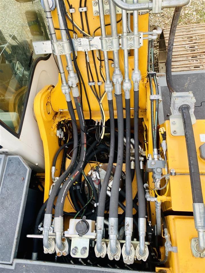 Liebherr-934C-2011