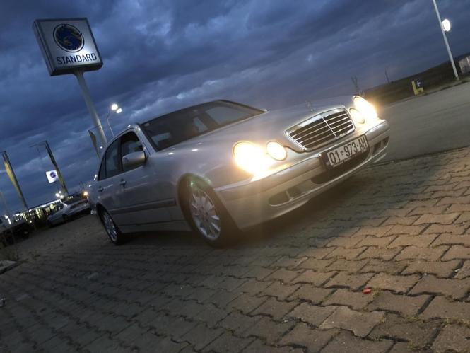 Mercedez e220