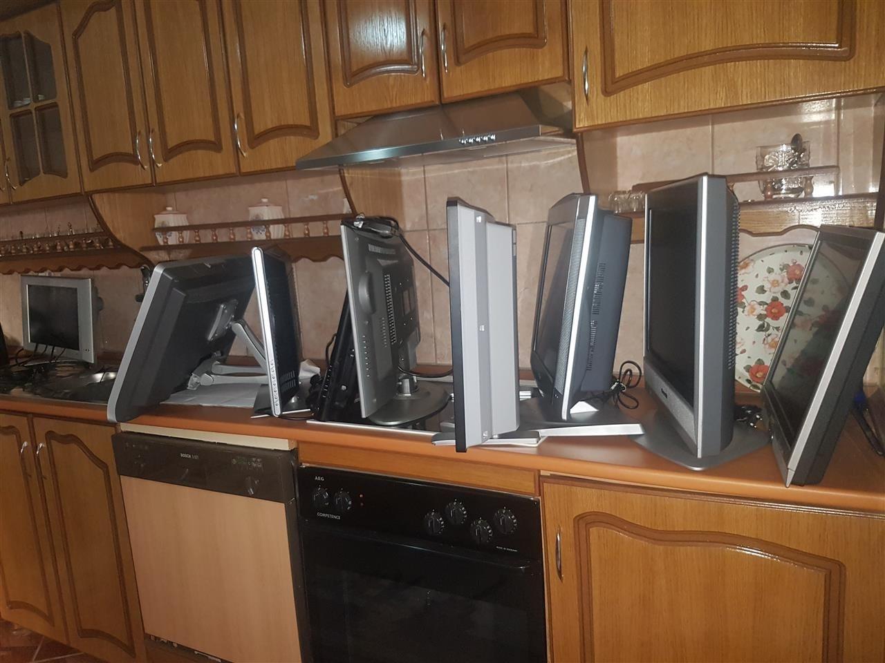 Monitor-per-Computer-