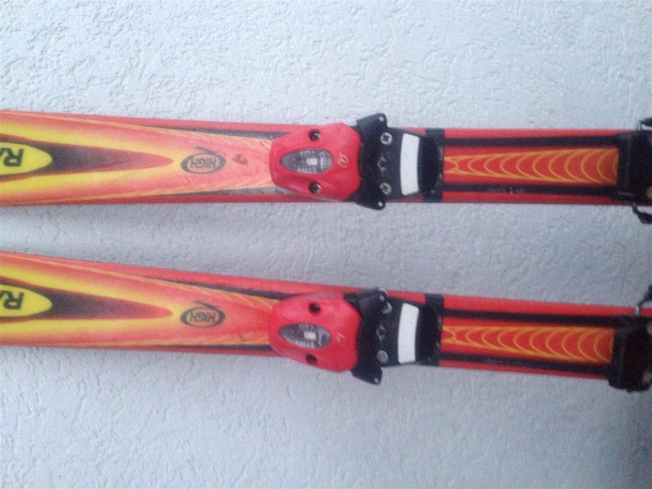 Skija