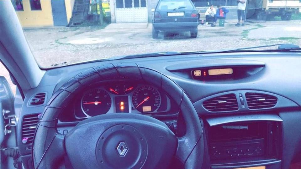 Renault-Laguna-
