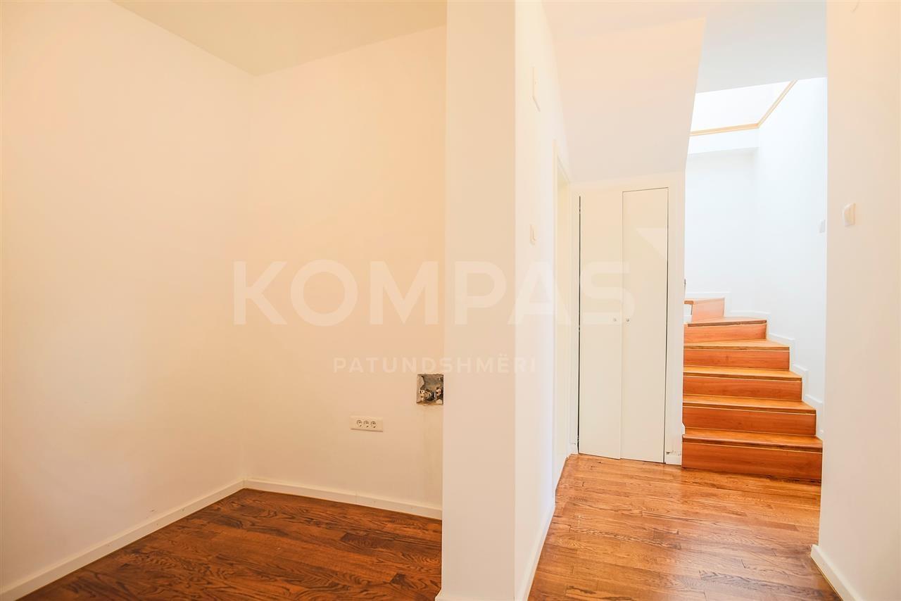 Ofrohet-PËR-SHITJE-Banesë-Duplex-në-Ulpianë-tek--YU-Program-
