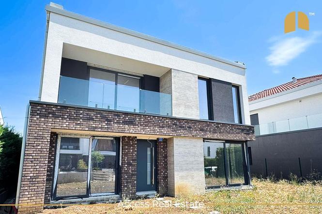 Shtëpi LUKSOZE në SHITJE – 4 dhoma gjumi + 3.75 Ari (me FLET