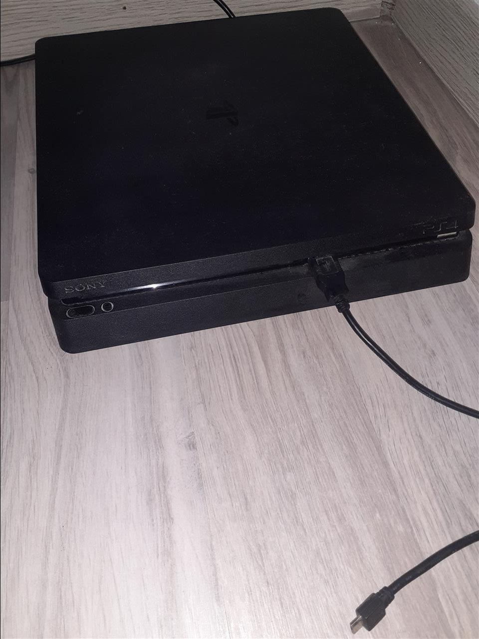 PS4-
