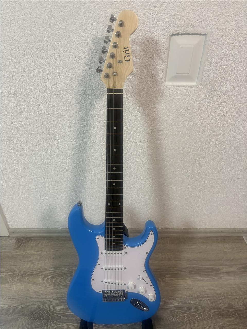 Gitare-elektrike-e-re