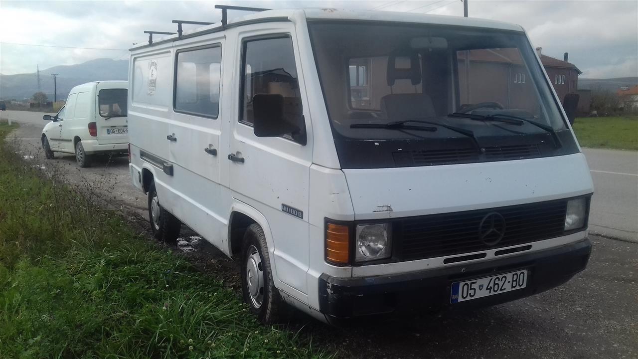 Mercedess-mb100