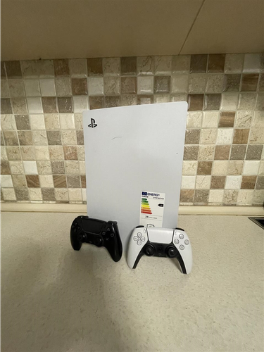 PS5 DIGITAL 2KONTROLLERA