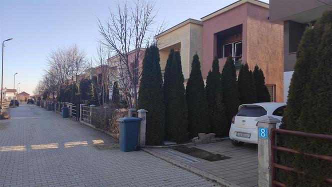 Shitet shtëpia 270m2