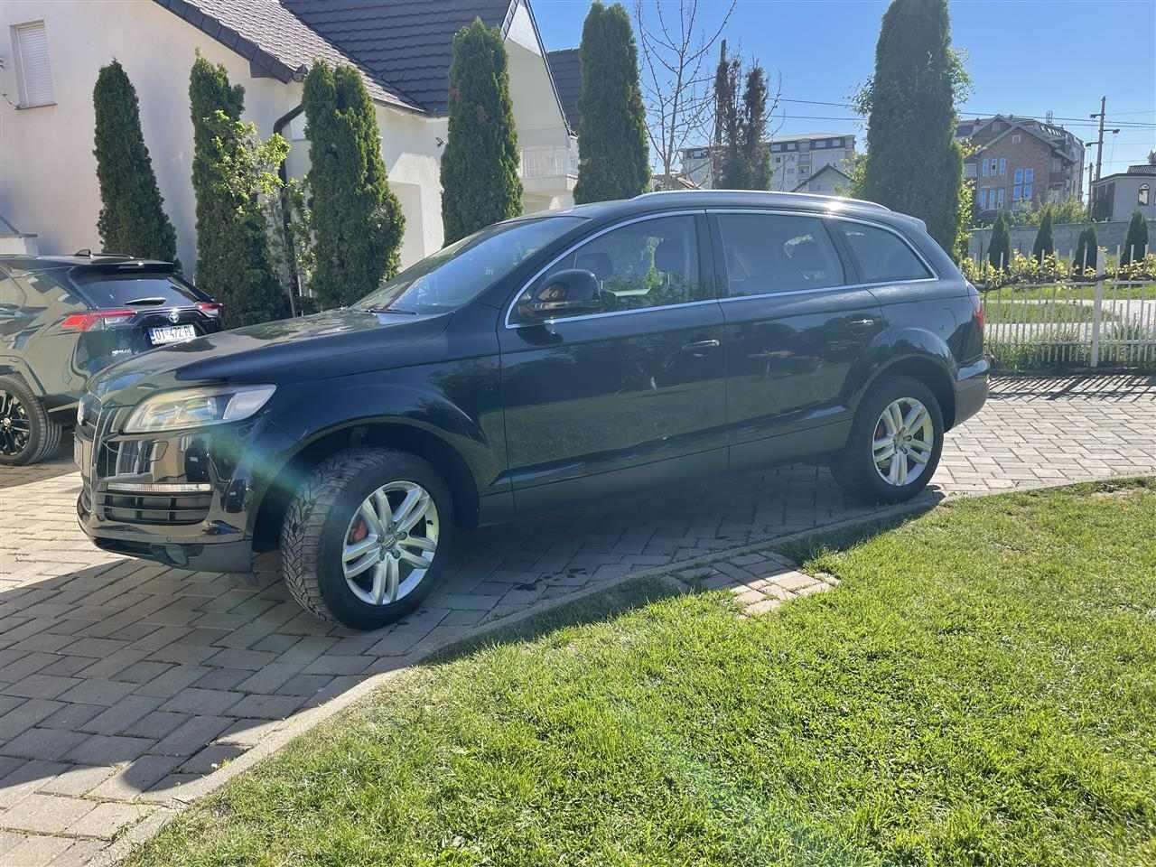 Audi-Q7