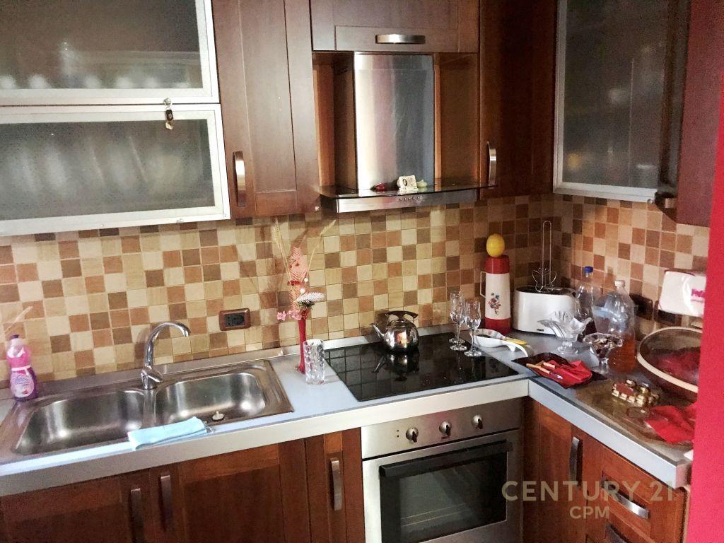 SHITET-APARTAMENT-2+1-TEK-XHAMIA-E-TABAKEVE--