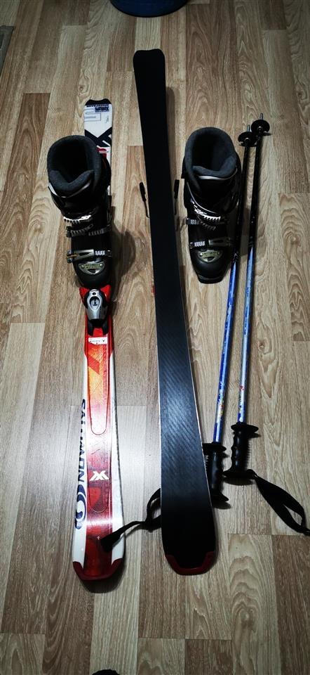 Skija