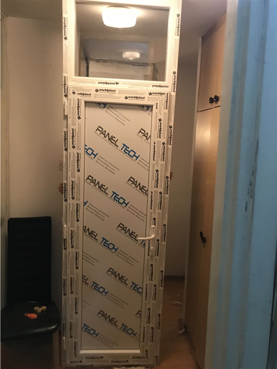 Derë-plastike-e-re-