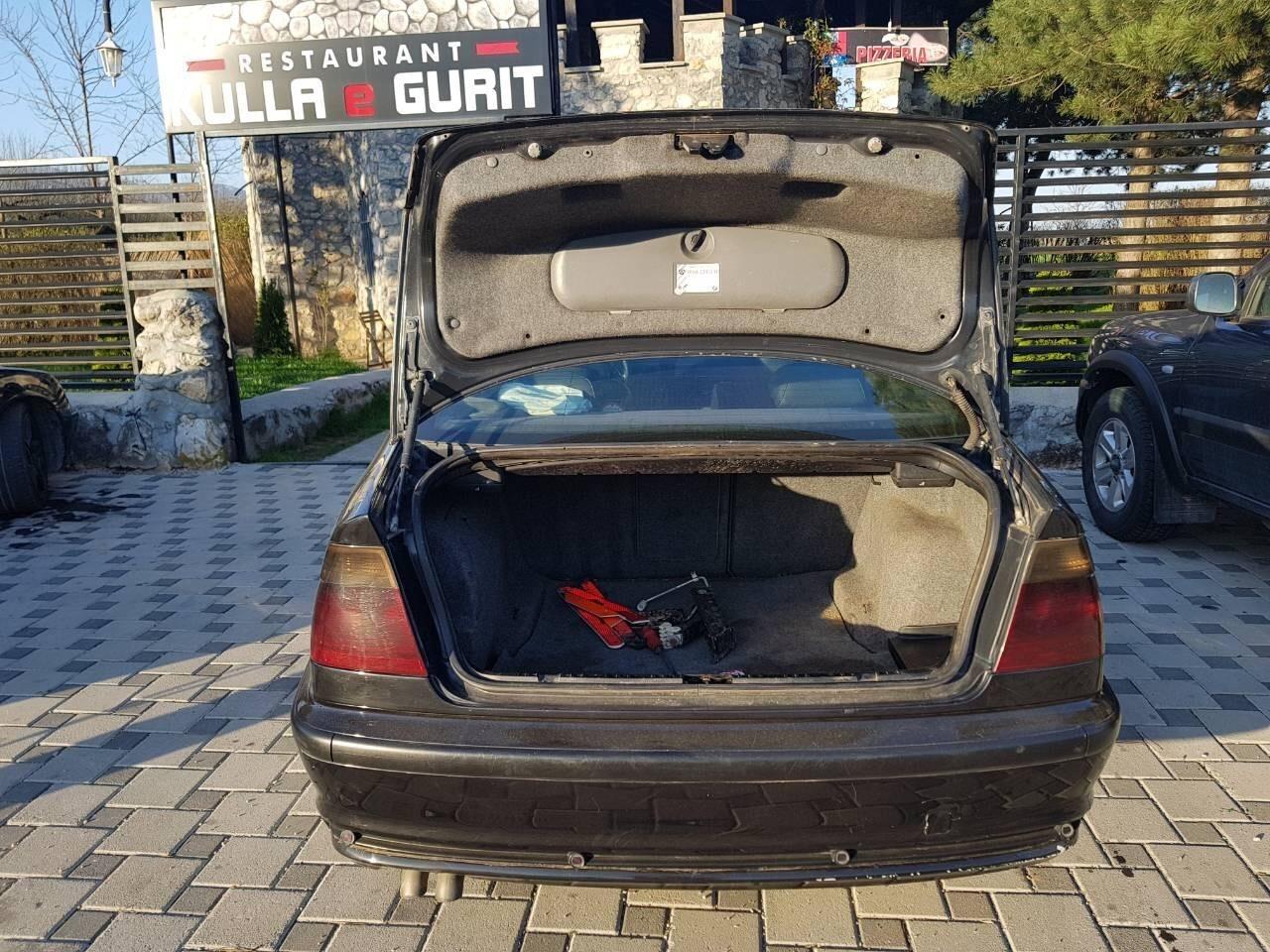 BMW-330D