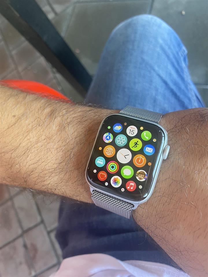 apple watch two iphones