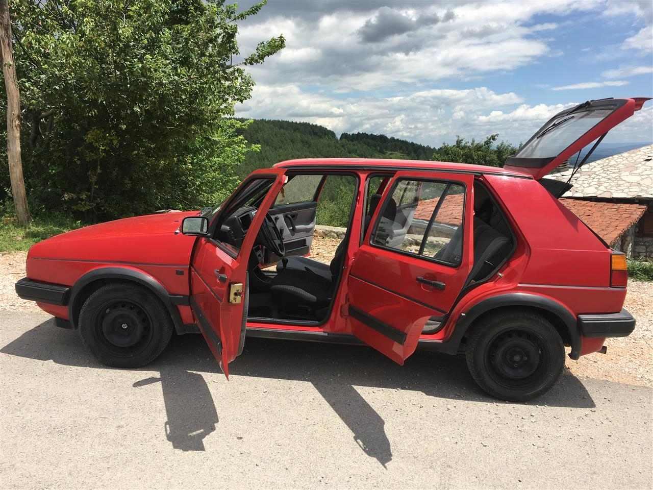 VW-GOLF-2-1-6--88