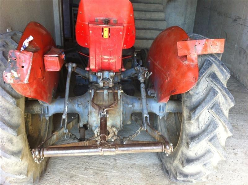 Traktor-ferguson-