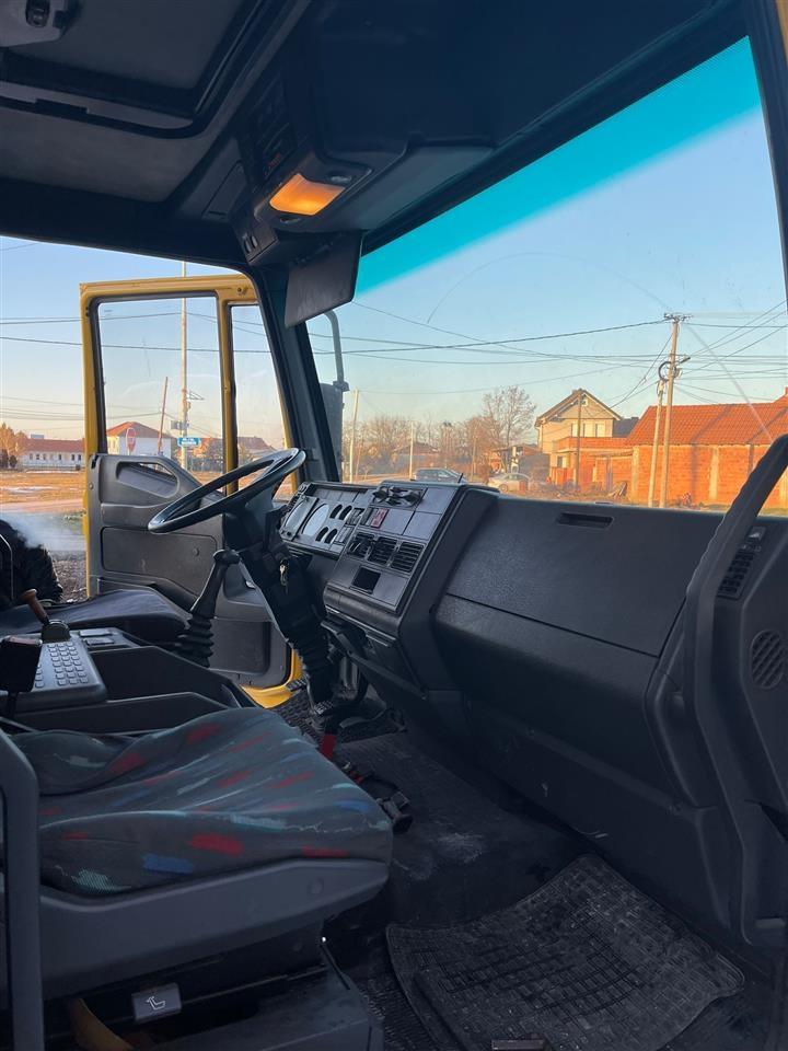 Iveco-100-E18