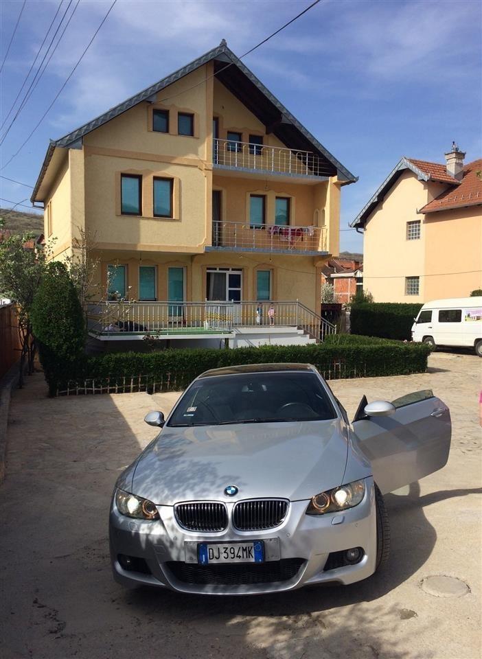 BMW-330--08