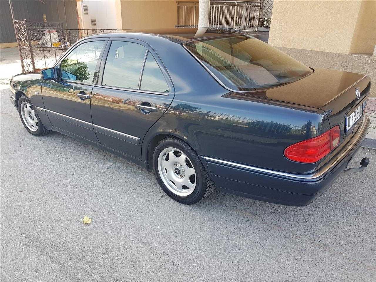Mecedes-E-300