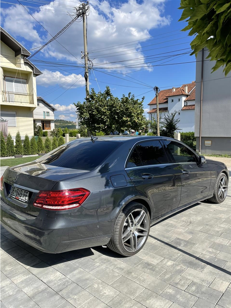 Mercedes-E220