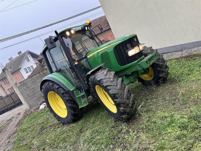 John Deere 6320