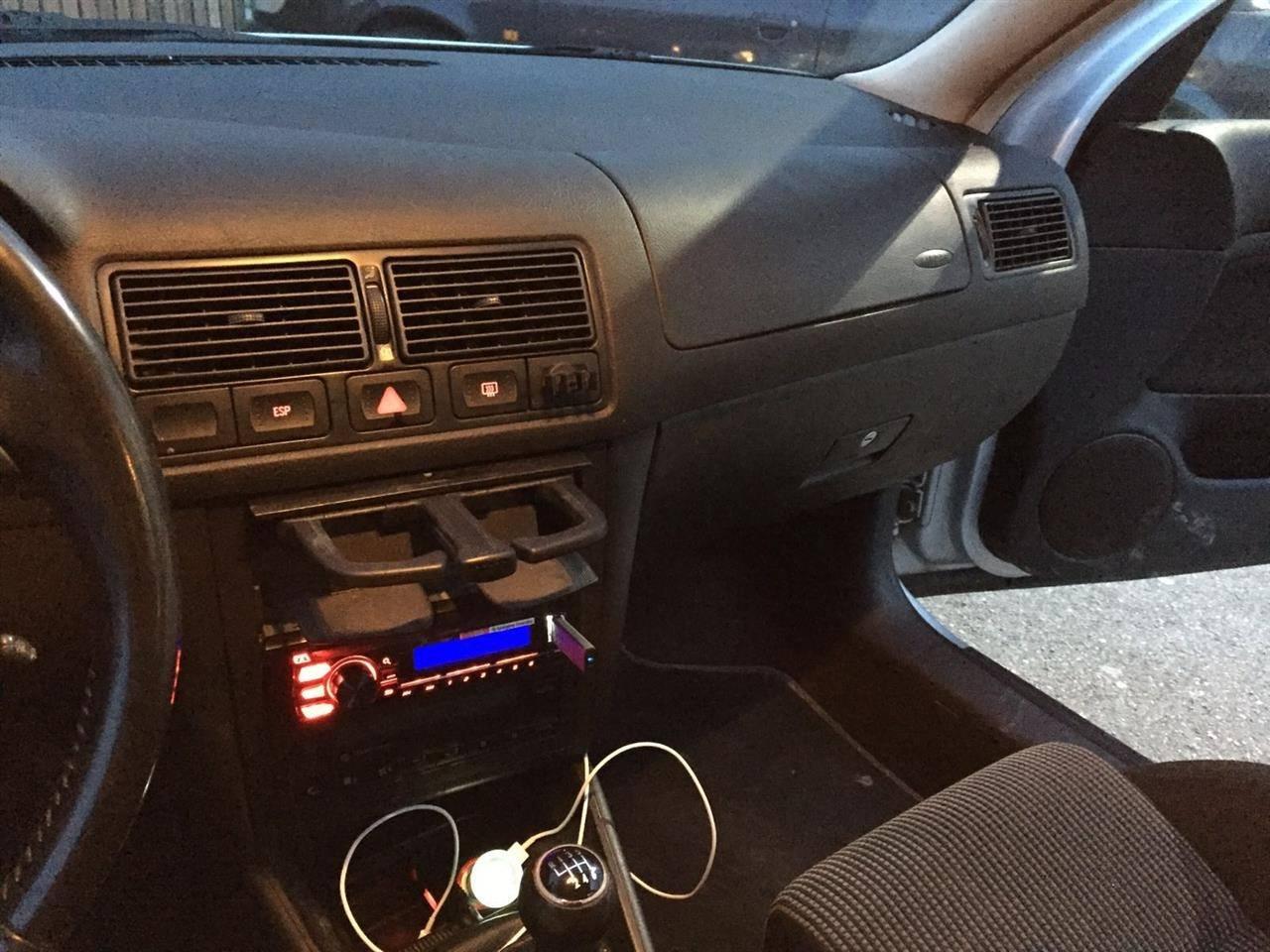 VW-Golf-4---01-