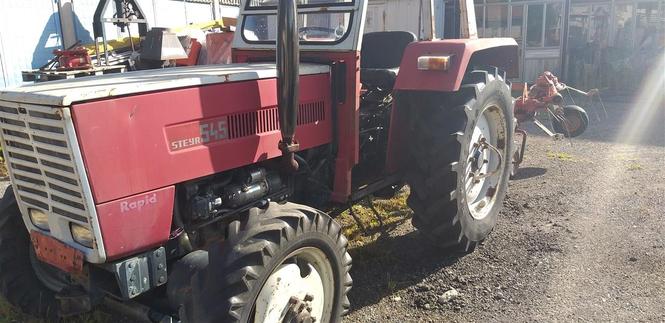 Traktor 545