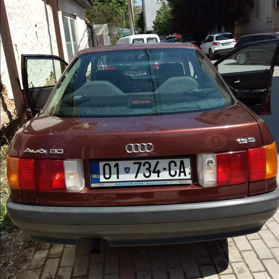 Shitet-Audi-80