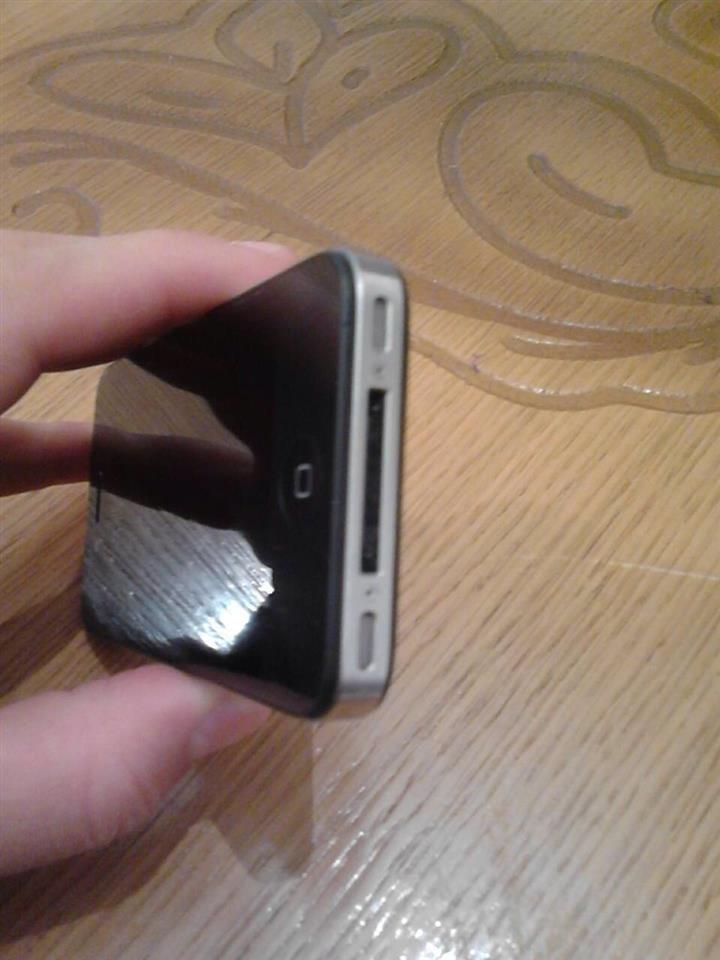 shes-iphone-4s-