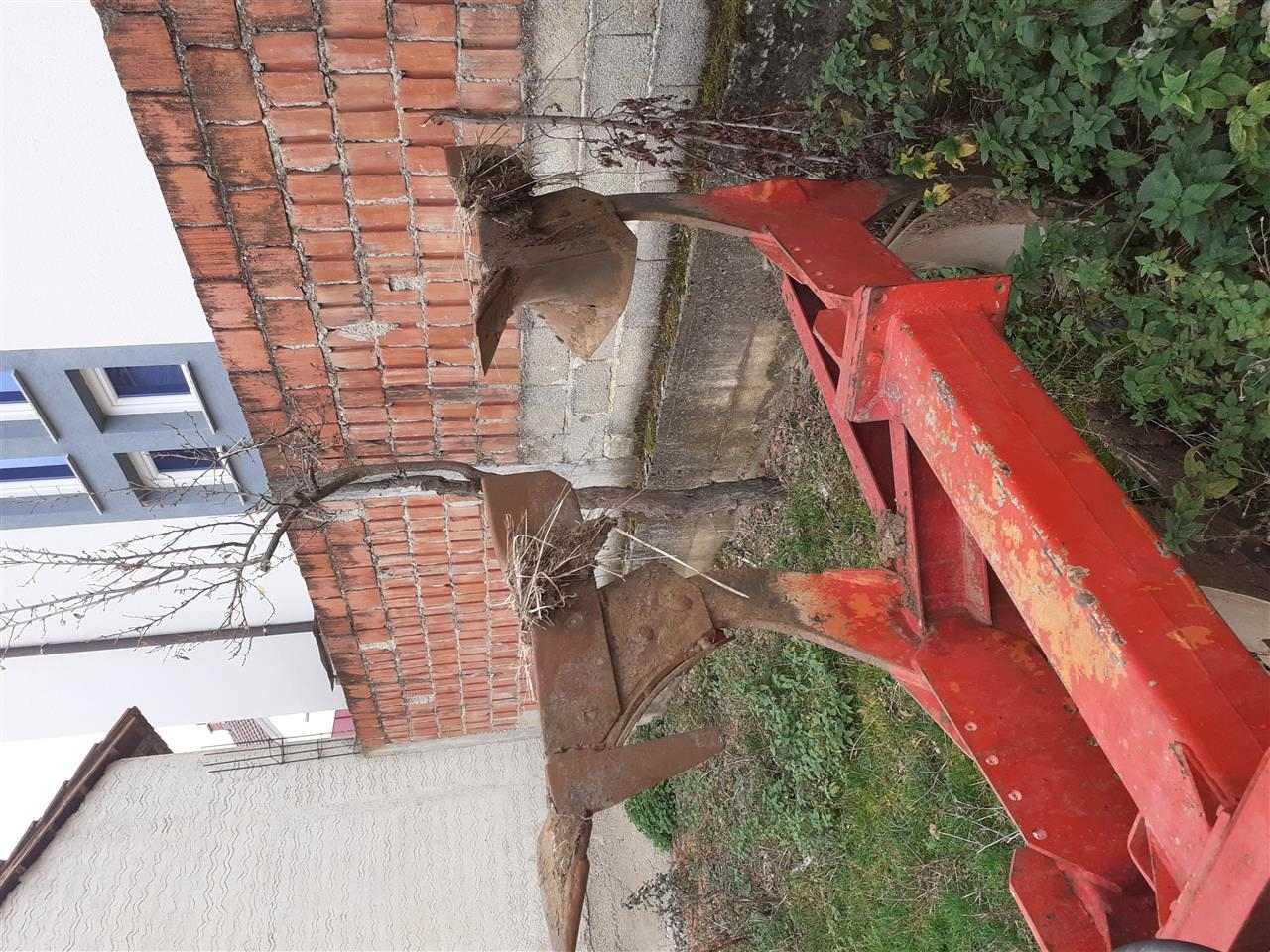 -Pllugj