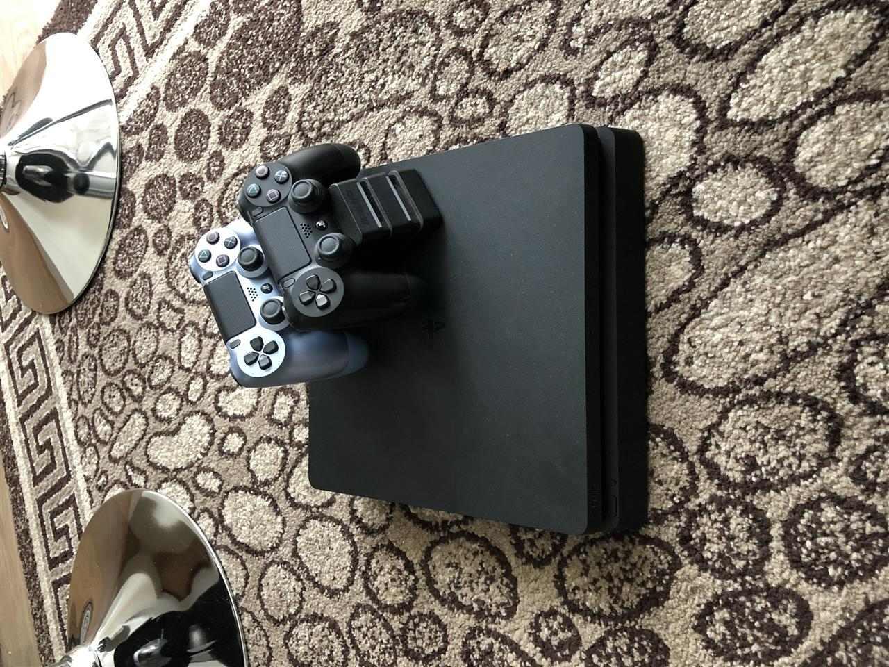 Shitet-Sony-4-Slim-