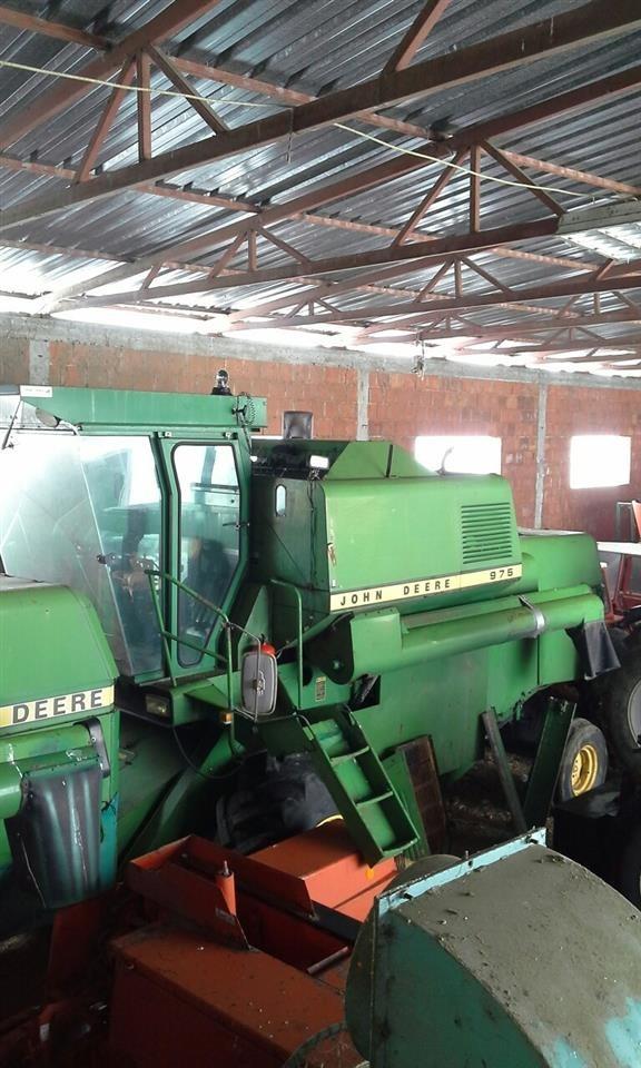 JOHN-DEERE-975