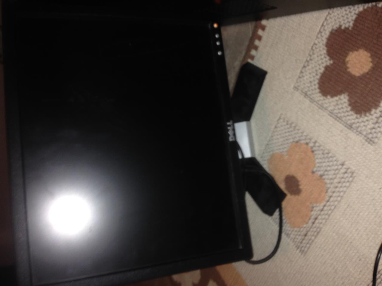 Kompjuter-Dell--PC-