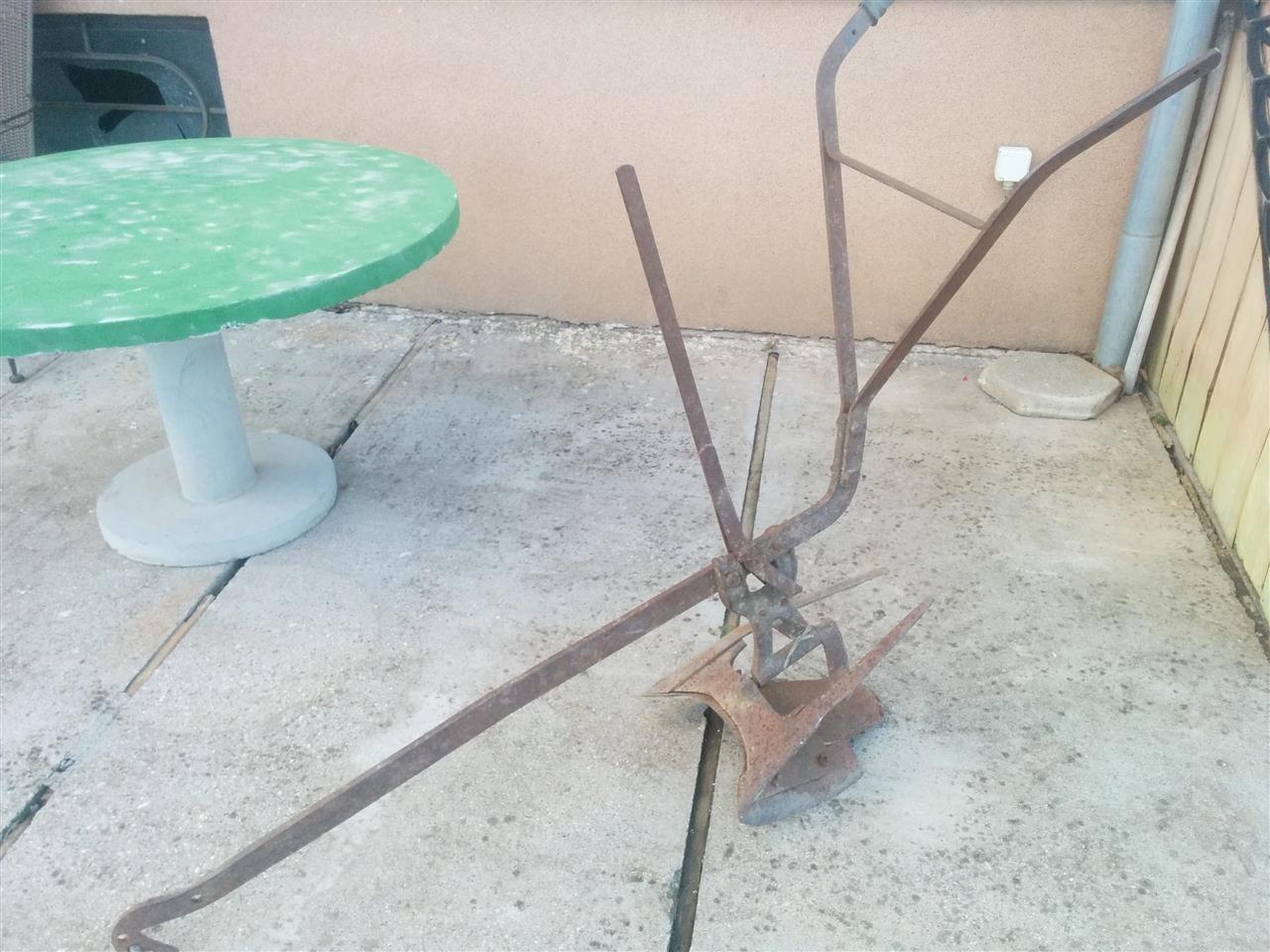 Pllug-2-krahore
