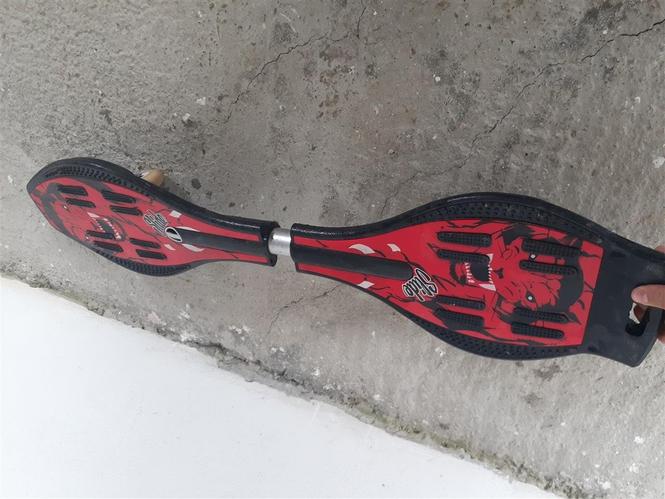 Skateboard-e