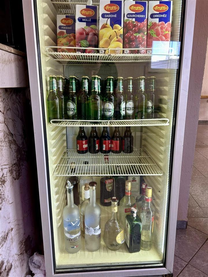 Shitet-Frigorifer-për-Biznes-apo-Shtëpi