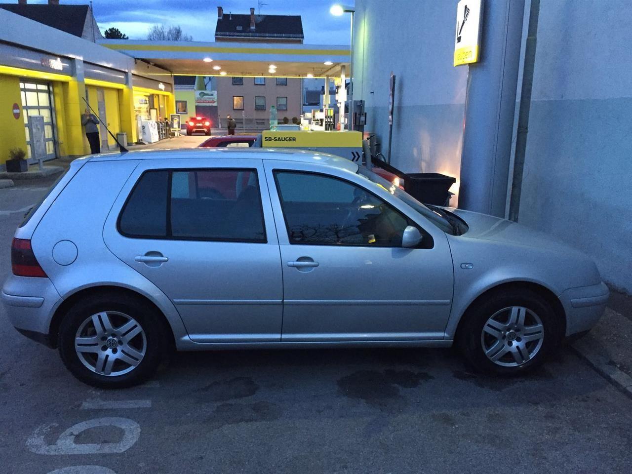 VW-Golf-4---01-