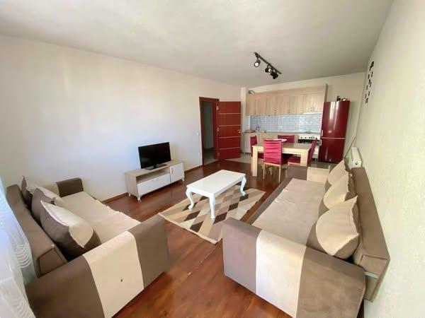 Banes-3-dhomeshe-me-qira-90m2-kati-8-te--Te-Furra-Europa