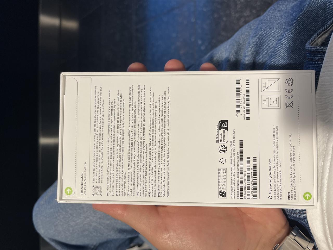 Iphone-16-pro-max-black-titanium--255gb-i-ri-I-ardhur-nga-Ch