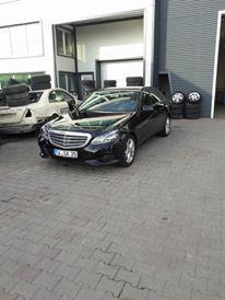 Mercedes-E-220