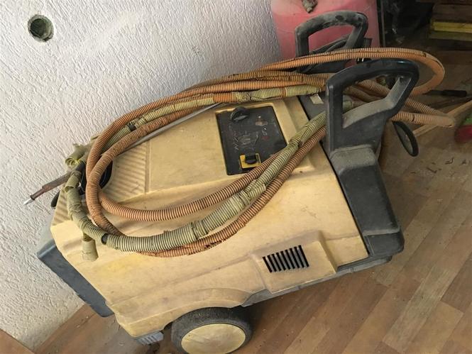 Shitet auto larja