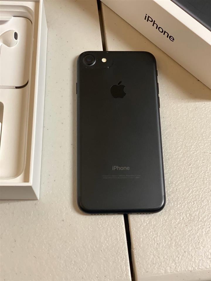 iPhone-7-black-